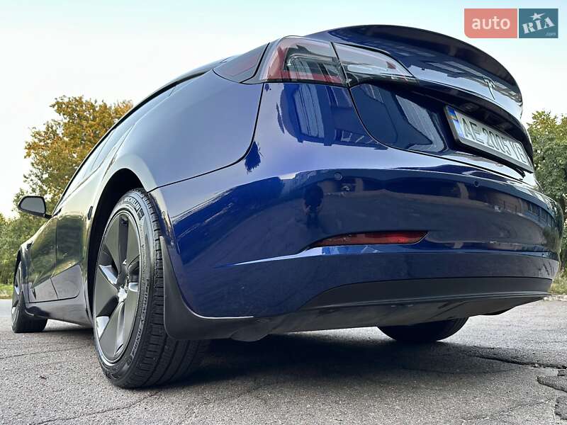 Седан Tesla Model 3 2022 в Днепре