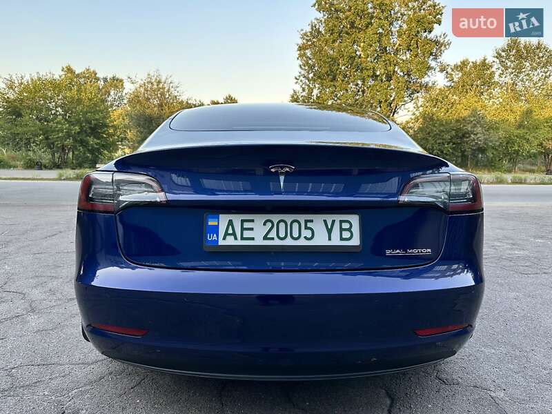 Седан Tesla Model 3 2022 в Дніпрі