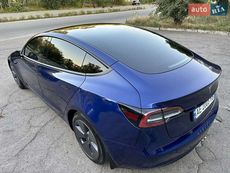 Седан Tesla Model 3 2022 в Днепре