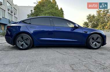 Седан Tesla Model 3 2022 в 