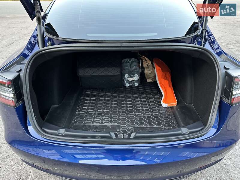 Седан Tesla Model 3 2022 в Дніпрі