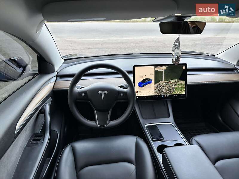 Седан Tesla Model 3 2022 в Днепре