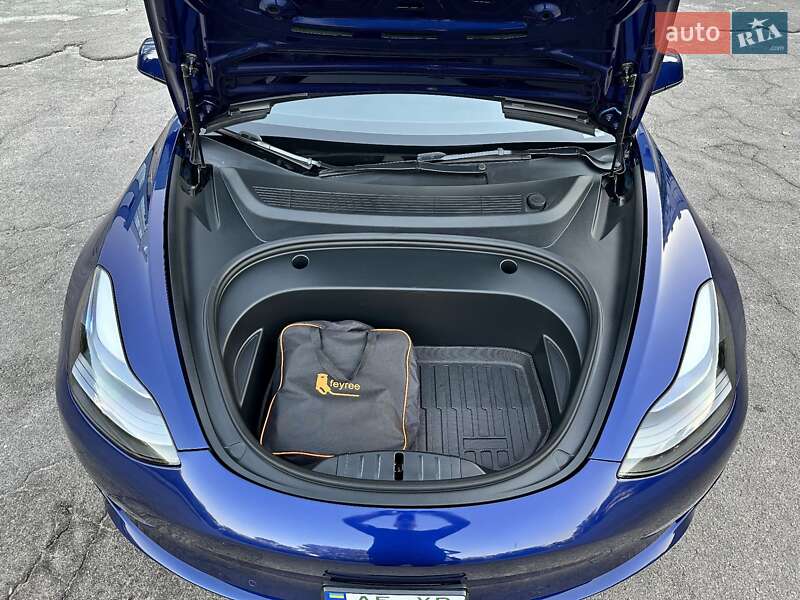 Седан Tesla Model 3 2022 в Днепре
