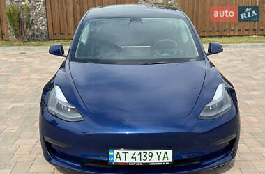 Седан Tesla Model 3 2021 в 