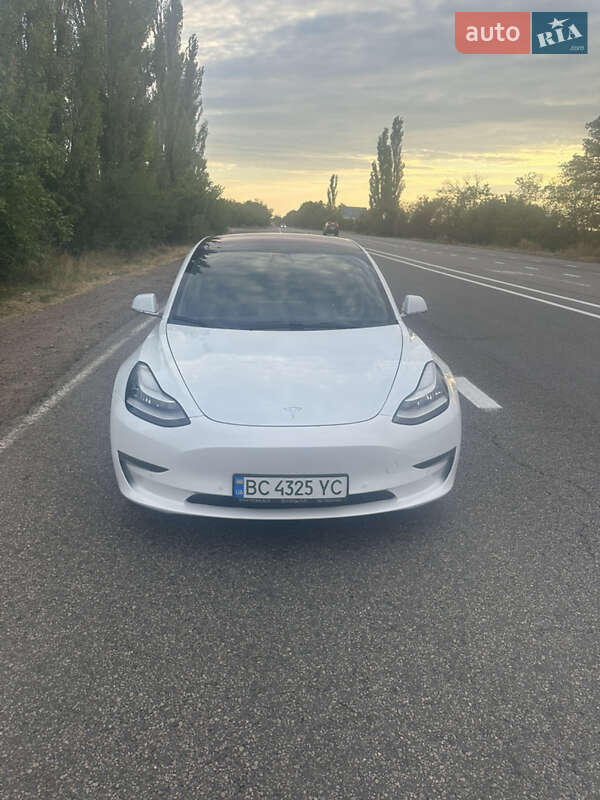 Седан Tesla Model 3 2018 в 