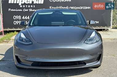 Седан Tesla Model 3 2021 в 