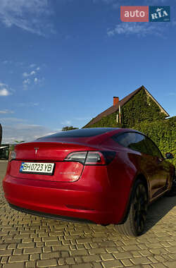 Седан Tesla Model 3 2022 в 