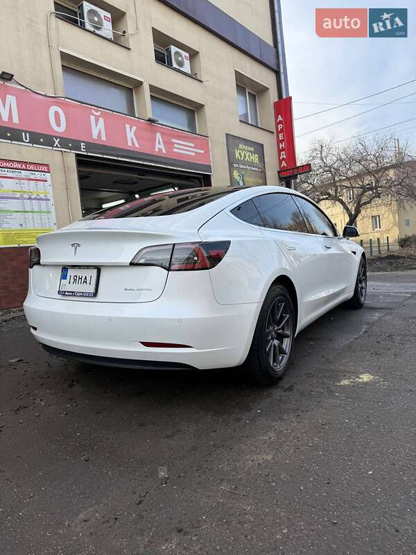 Седан Tesla Model 3 2020 в Харькове
