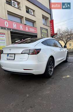 Седан Tesla Model 3 2020 в 