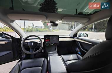 Седан Tesla Model 3 2021 в 