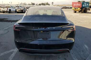 Седан Tesla Model 3 2025 в 