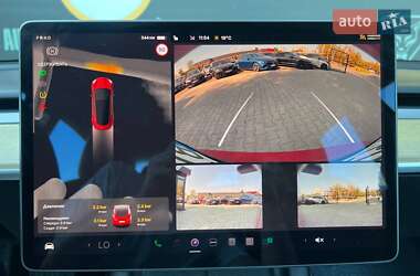 Седан Tesla Model 3 2022 в 