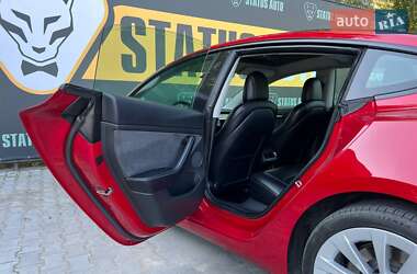 Седан Tesla Model 3 2022 в 