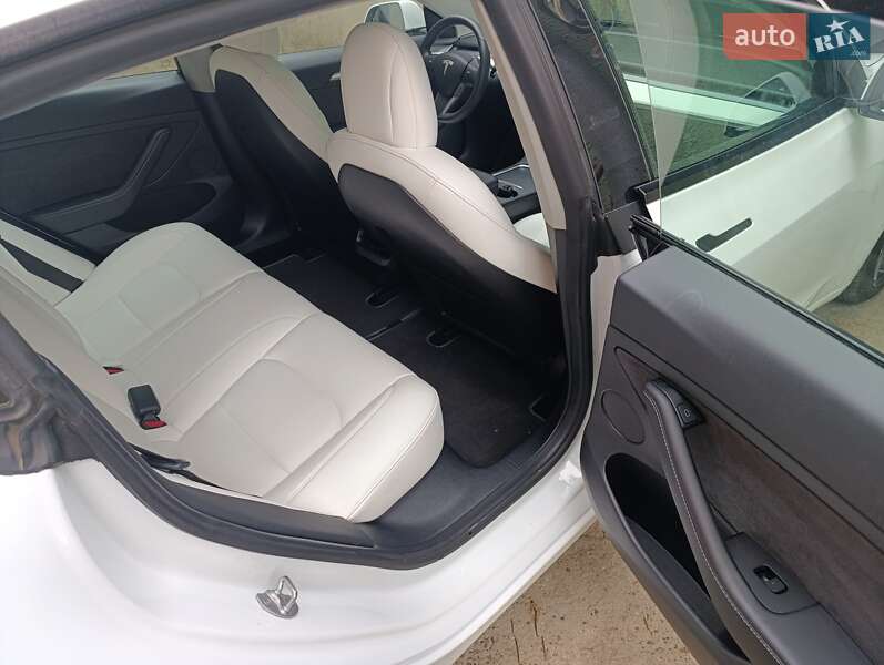 Седан Tesla Model 3 2021 в Одессе