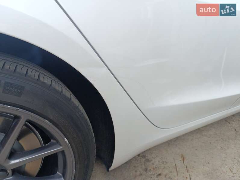 Седан Tesla Model 3 2021 в Одессе