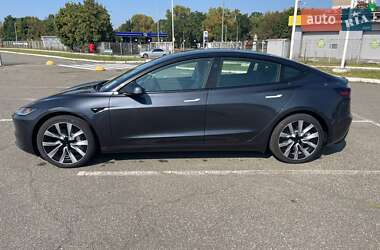 Седан Tesla Model 3 2024 в 