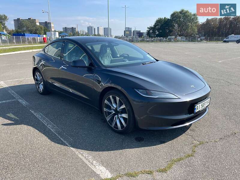 Седан Tesla Model 3 2024 в Киеве