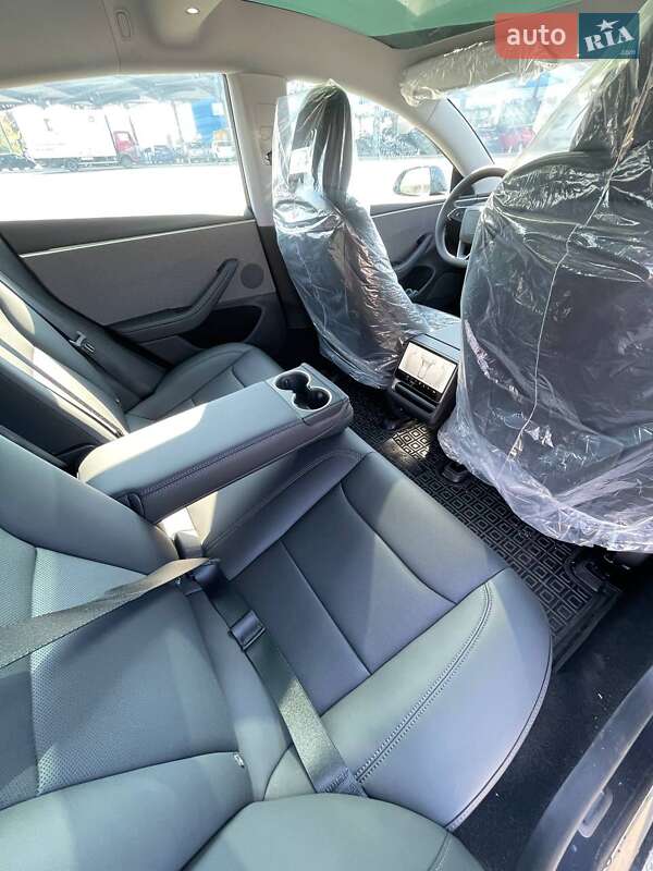 Седан Tesla Model 3 2024 в Киеве