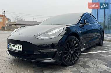 Седан Tesla Model 3 2019 в Львові