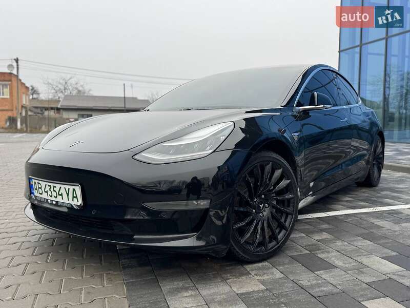 Седан Tesla Model 3 2019 в 
