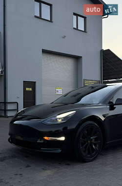Седан Tesla Model 3 2021 в 