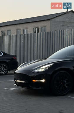 Седан Tesla Model 3 2021 в 