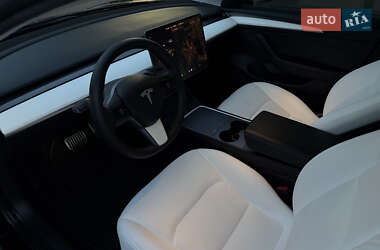 Седан Tesla Model 3 2021 в 