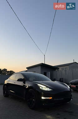 Седан Tesla Model 3 2021 в 