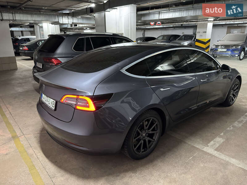 Седан Tesla Model 3 2019 в Полтаве