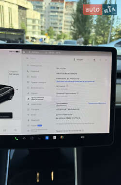 Седан Tesla Model 3 2019 в 