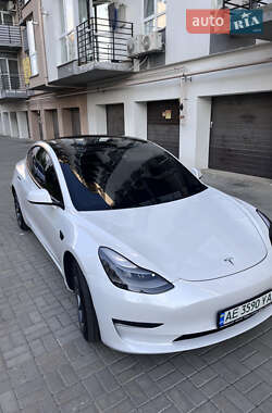 Седан Tesla Model 3 2021 в 