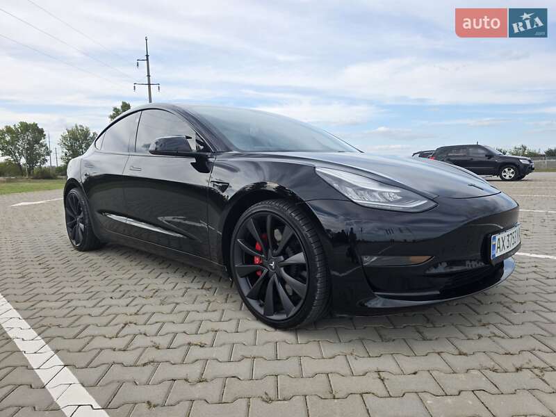 Седан Tesla Model 3 2019 в 