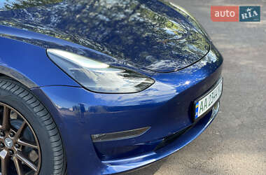 Седан Tesla Model 3 2021 в 