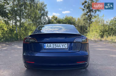 Седан Tesla Model 3 2021 в 