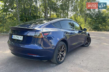 Седан Tesla Model 3 2021 в 