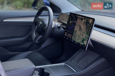 Седан Tesla Model 3 2021 в Киеве