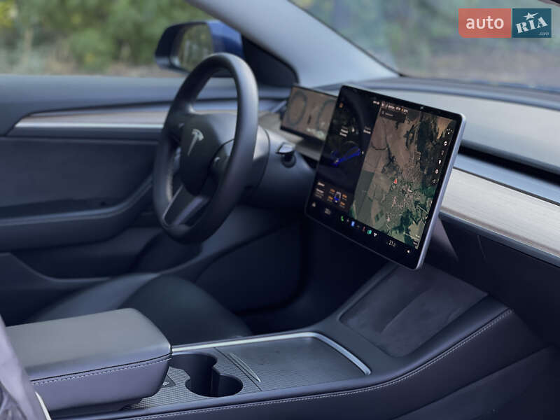 Седан Tesla Model 3 2021 в Києві