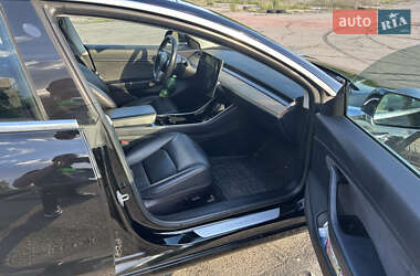 Седан Tesla Model 3 2018 в 