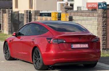 Седан Tesla Model 3 2022 в 