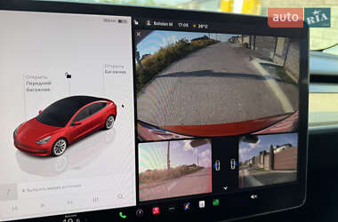 Седан Tesla Model 3 2022 в 