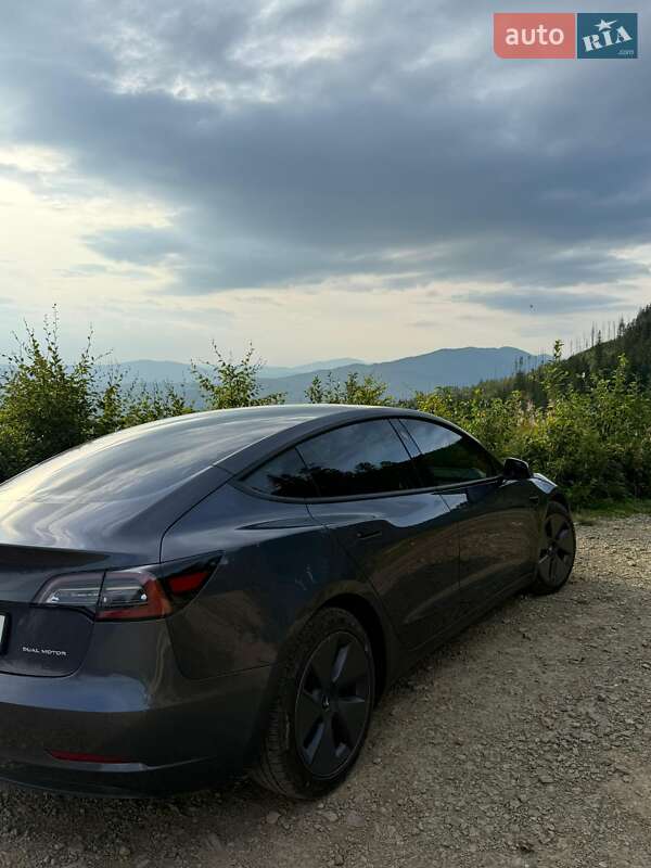Tesla Model 3 2020