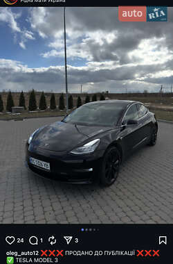 Седан Tesla Model 3 2020 в Львове