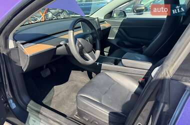 Седан Tesla Model 3 2020 в 