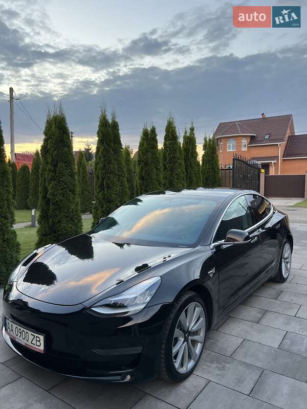 Tesla Model 3 2020