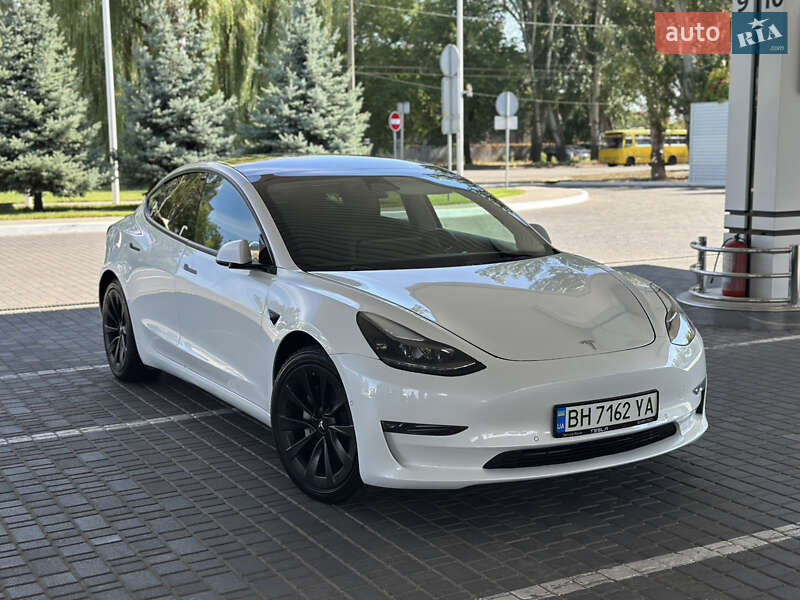 Седан Tesla Model 3 2021 в Одессе