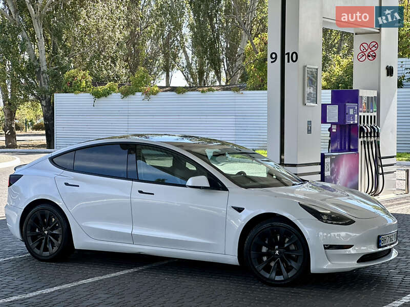 Седан Tesla Model 3 2021 в Одессе