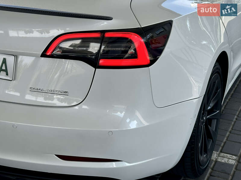Седан Tesla Model 3 2021 в Одессе