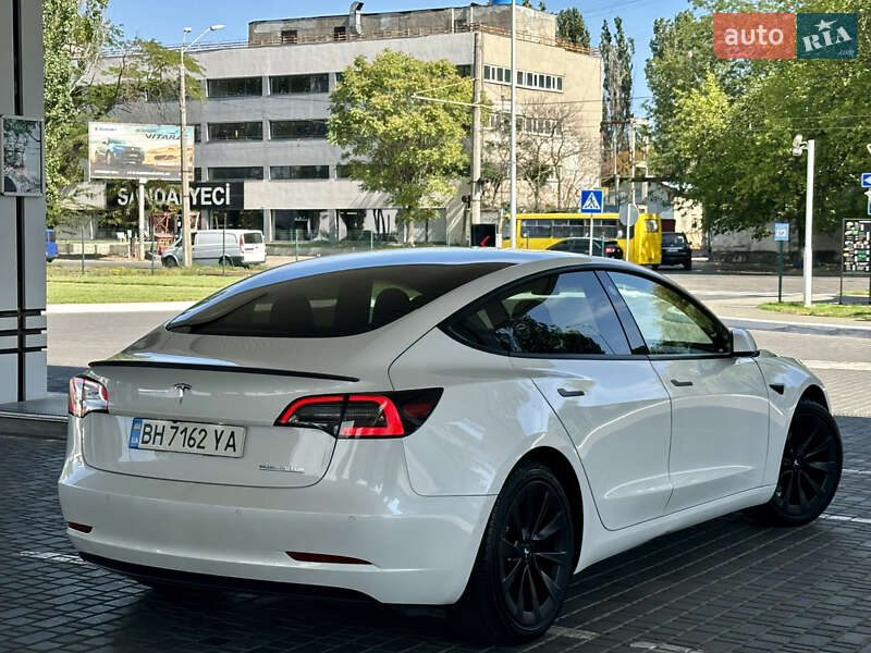 Седан Tesla Model 3 2021 в Одессе