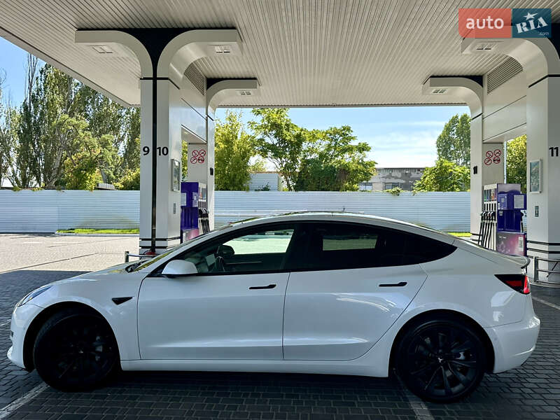 Седан Tesla Model 3 2021 в Одессе