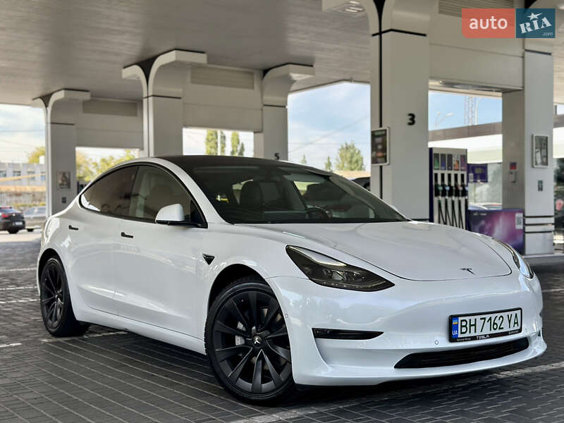 Седан Tesla Model 3 2021 в Одессе